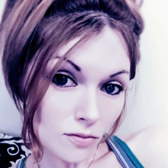 Meet your Posher, Rayne - Picture 3 of 8